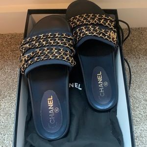Used CHANEL “Tropiconic” Blue CC Logo Chain Slides